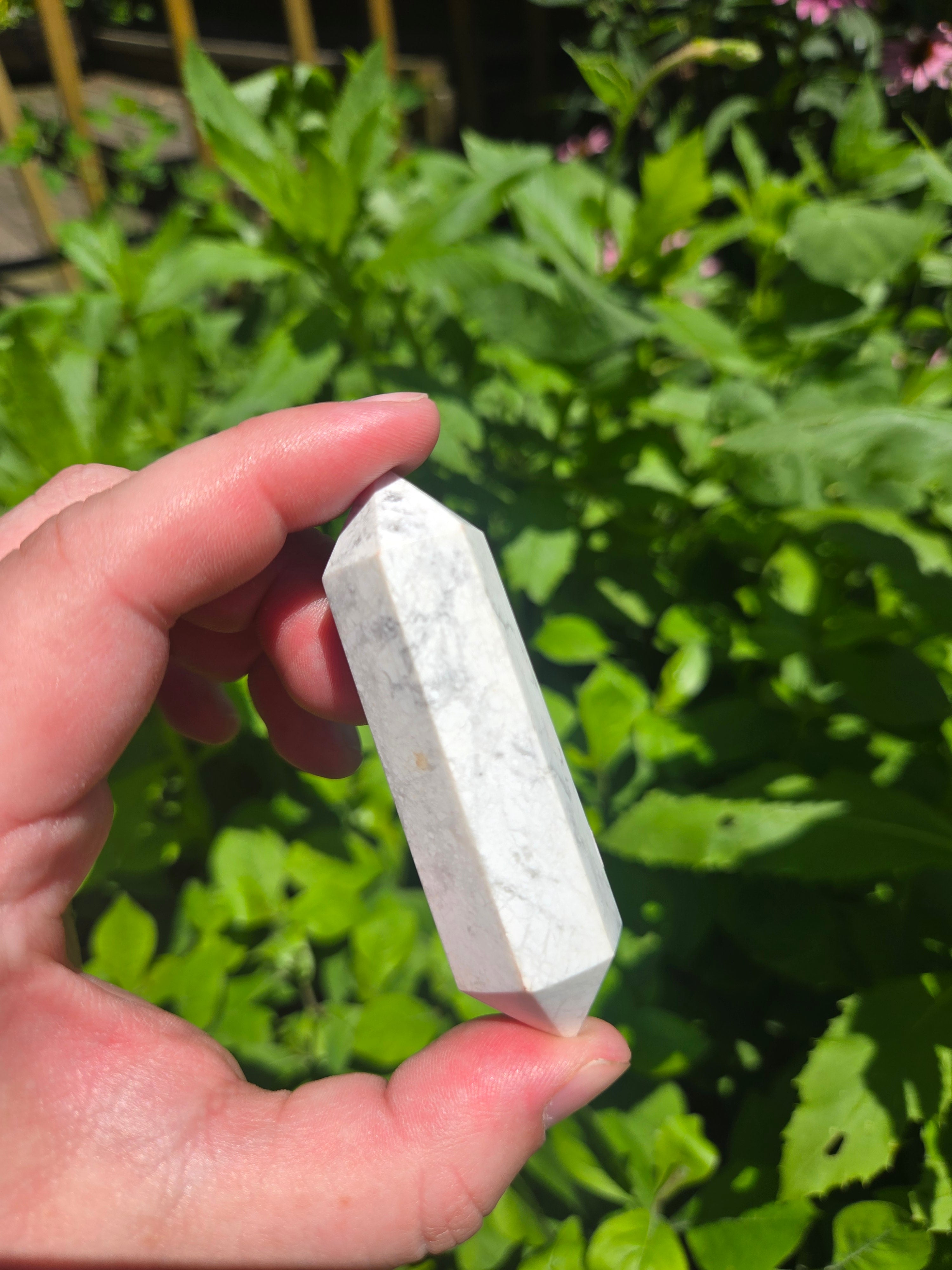 Howlite Towers & Point